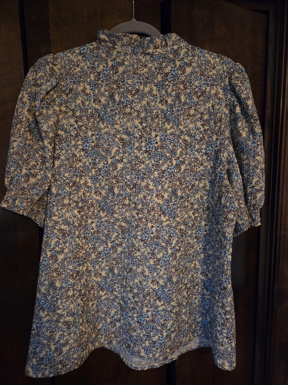LOFT Blue and Creamy-Yellow Floral Puff-Sleeve Blouse - Picture 3 of 4